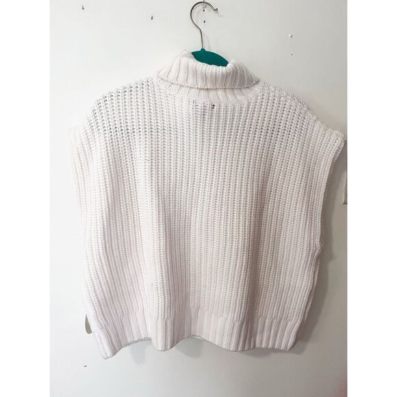 Staud
Bette Merino Wool Short-Sleeve Sweater - Picture 4 of 5